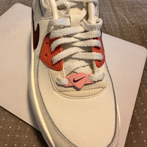 Nike Air Max 90 LV8 "Valentine" - Picture 7 of 8